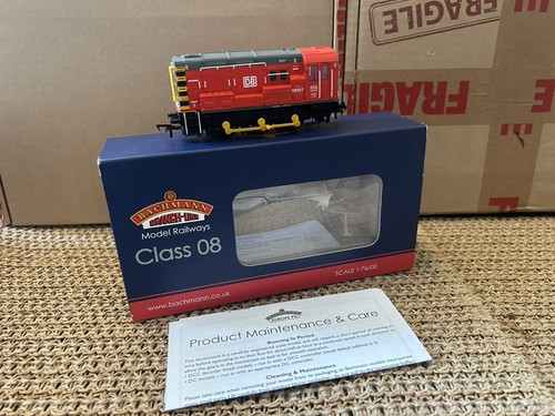 Bachmann 119 class 08 - class,