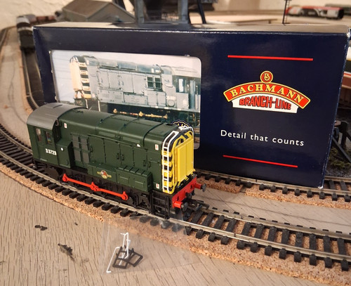 Bachmann green class 08 - bachmann,